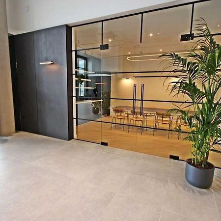 Modern Trafford 1Br Apartment-Free Parking-Cinema Room 曼彻斯特 外观 照片