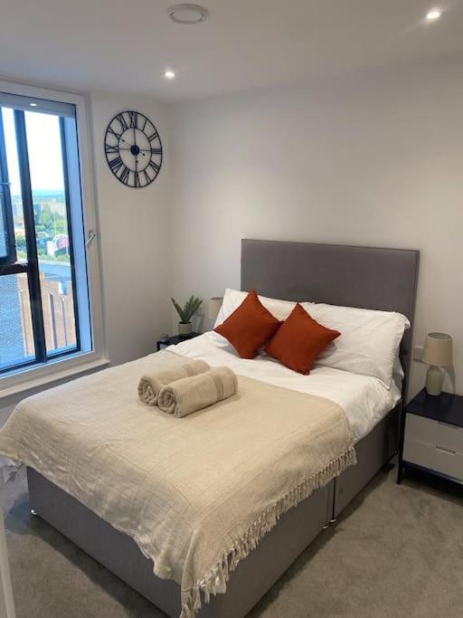 Modern Trafford 1Br Apartment-Free Parking-Cinema Room 曼彻斯特 外观 照片