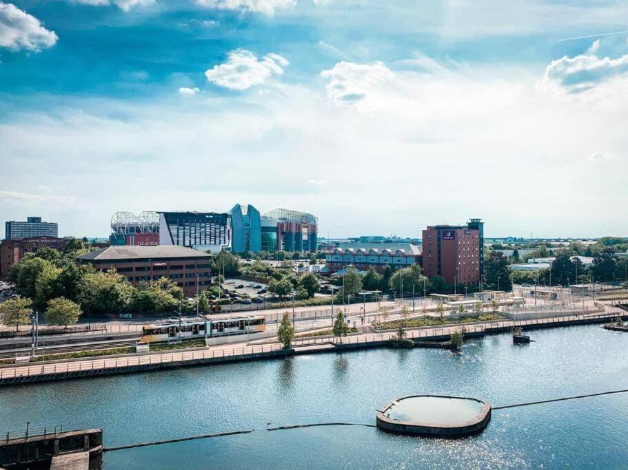 Modern Trafford 1Br Apartment-Free Parking-Cinema Room 曼彻斯特 外观 照片